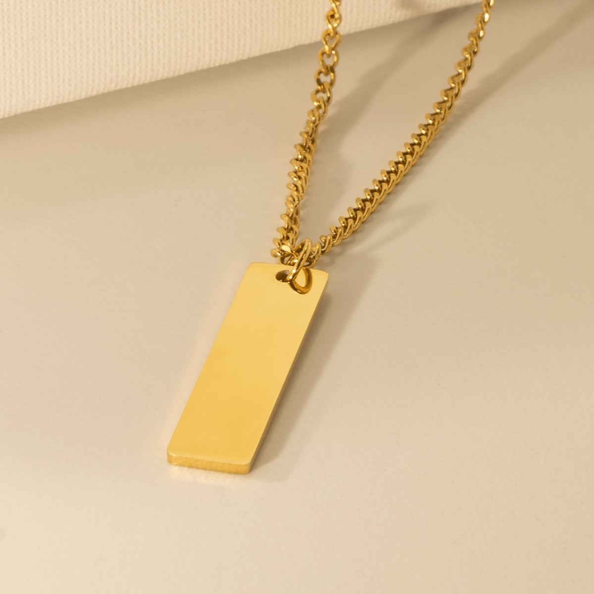 Le collier barre verticale, maille cubaine