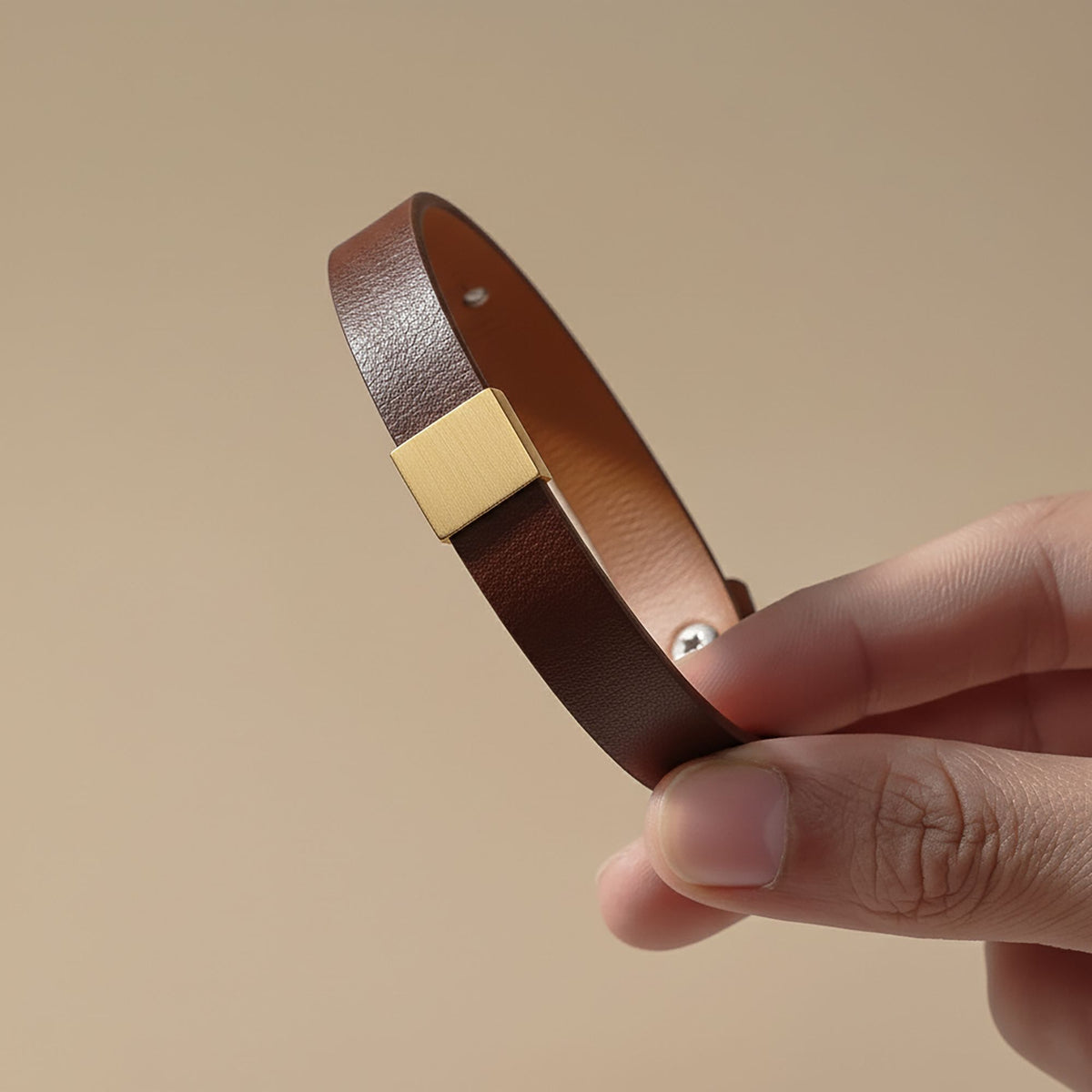 Le bracelet cuir gravé