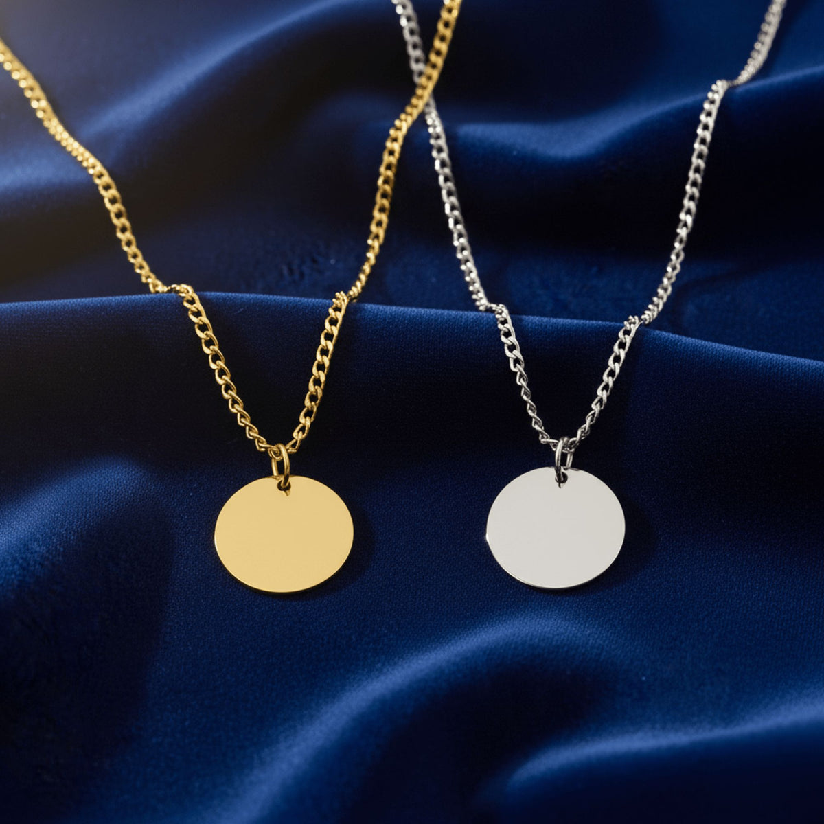 Le collier médaillon, maille cubaine