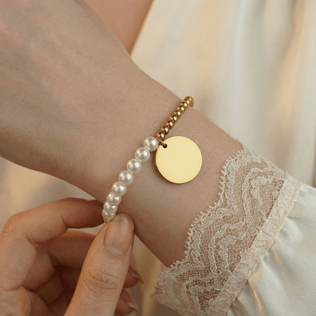 Le bracelet nacre et médaille