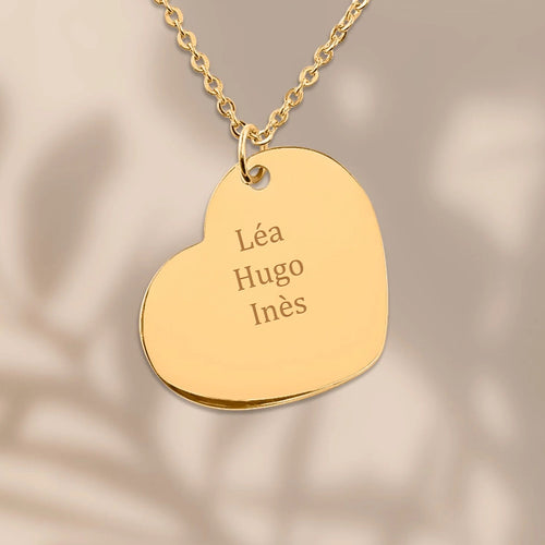 Collier cœur gravé personnalisé, exemple de gravure « Léa · Hugo · Inès » — Aubeline